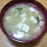 味噌汁（白菜、豆腐、わかめ）